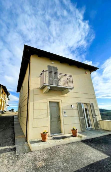 Locanda Del Bricco Pt Cisterna dʼAsti Екстериор снимка